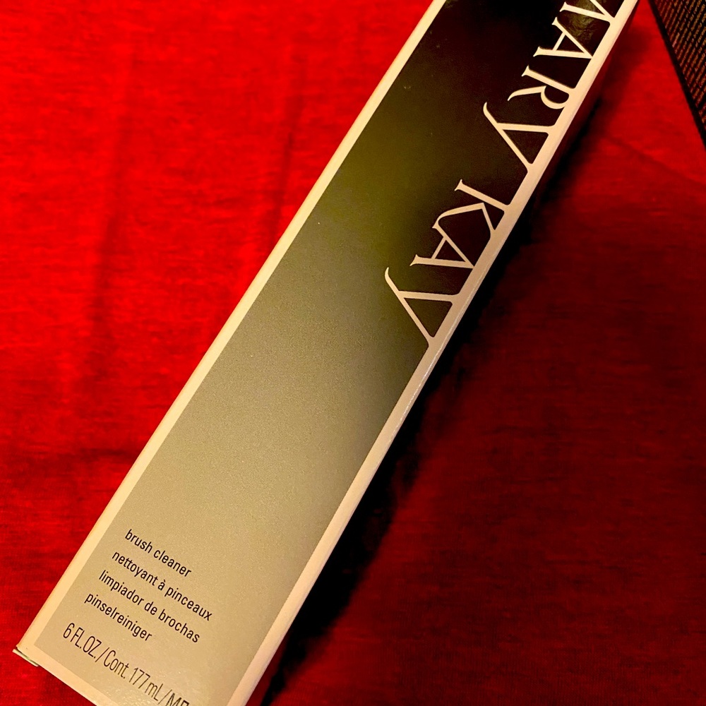 Mary Kay 6 oz. Brush cleaner